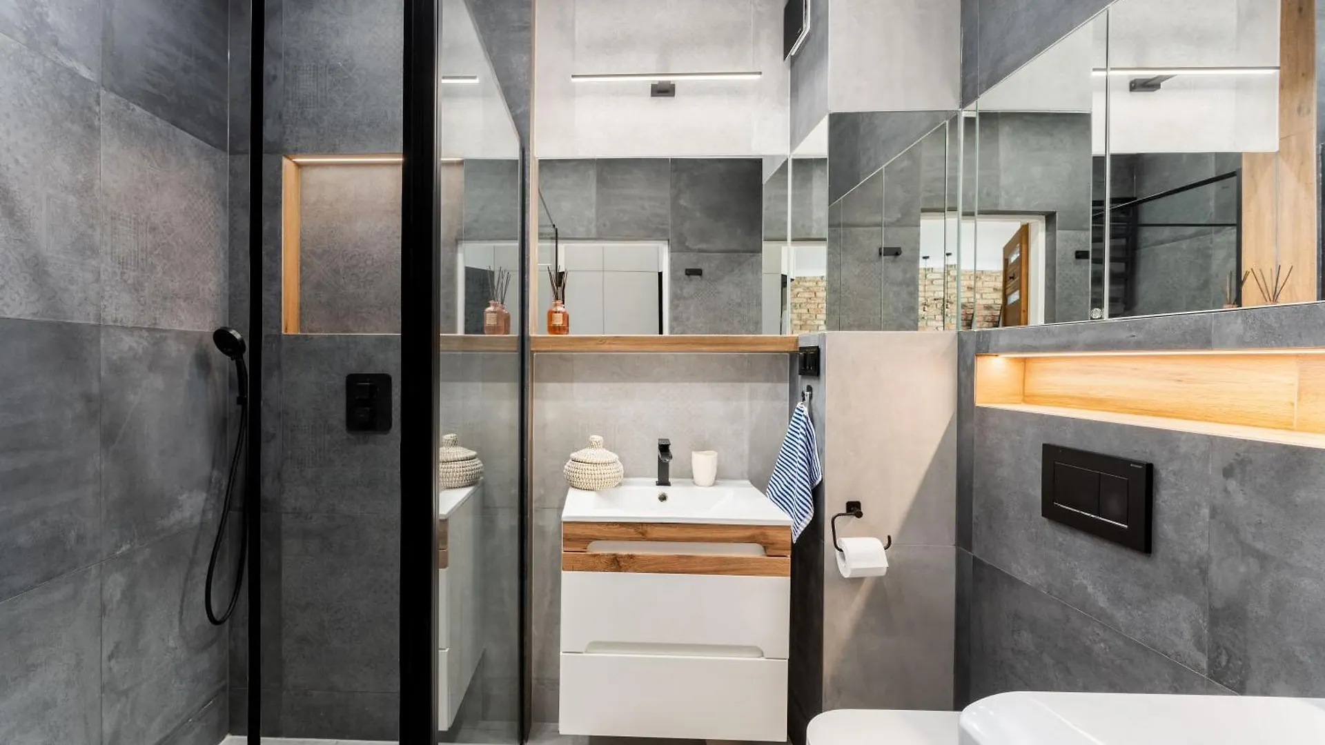 Malila Premium Apartments Cracow Tauron Arena Lema 15 Krakow 0*,  Poland